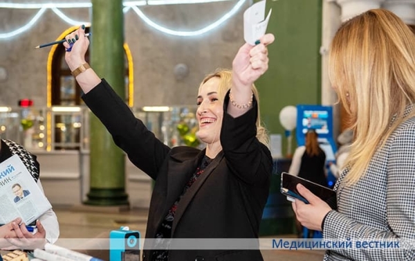 
        На Галоўпаштампце адбыўся Дзень падпісчыка газеты «Медыцынскі  веснік»			    